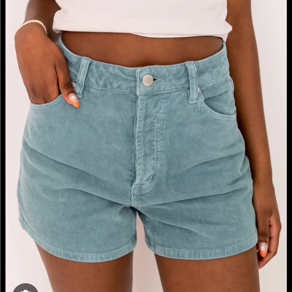 Rolla’s high rise corduroy shorts. Size 25